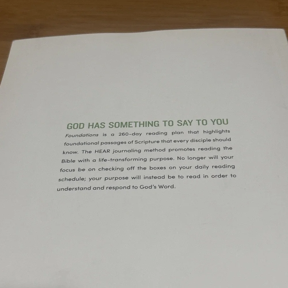Foundations - Teen Devotional: A 260-Day‎ Bible Reading Plan for Busy Teens
